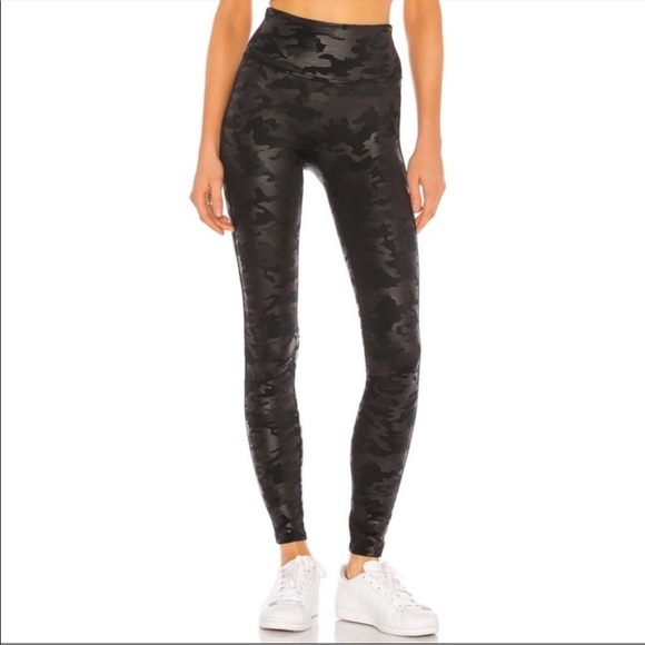 Spanx Leggings Womens XL Camo Faux Leather Matte Shine Shaping High Rise B28 - Picture 9 of 9